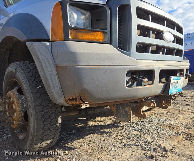 image for item EQ3834 2006 Ford  F550 Super Duty dump truck