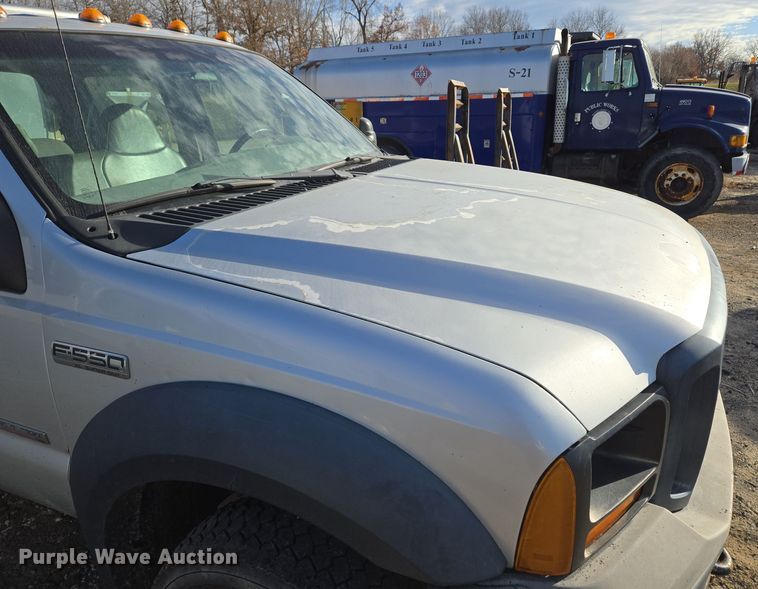 image for item EQ3834 2006 Ford  F550 Super Duty dump truck
