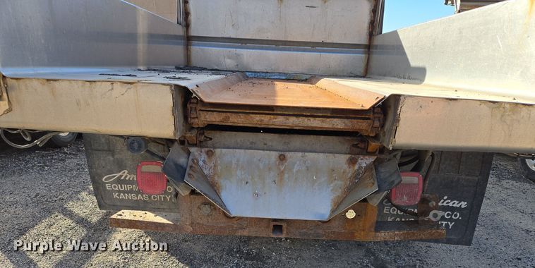 image for item EQ3834 2006 Ford  F550 Super Duty dump truck