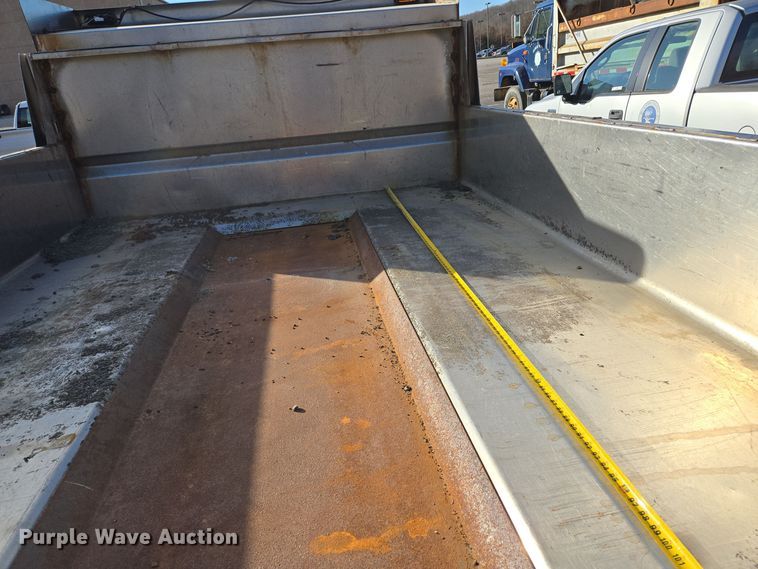 image for item EQ3834 2006 Ford  F550 Super Duty dump truck