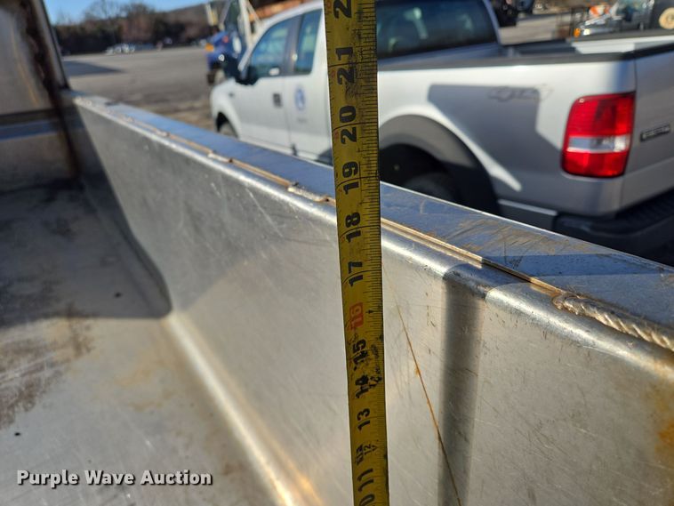 image for item EQ3834 2006 Ford  F550 Super Duty dump truck