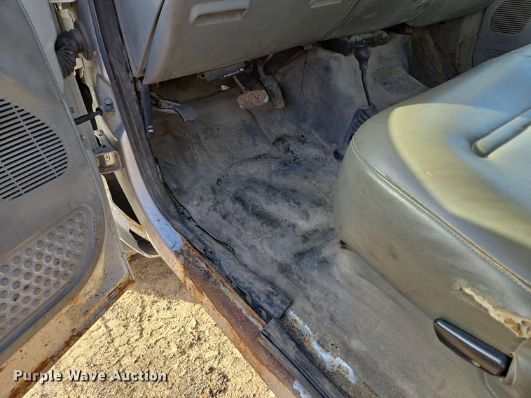 image for item EQ3834 2006 Ford  F550 Super Duty dump truck