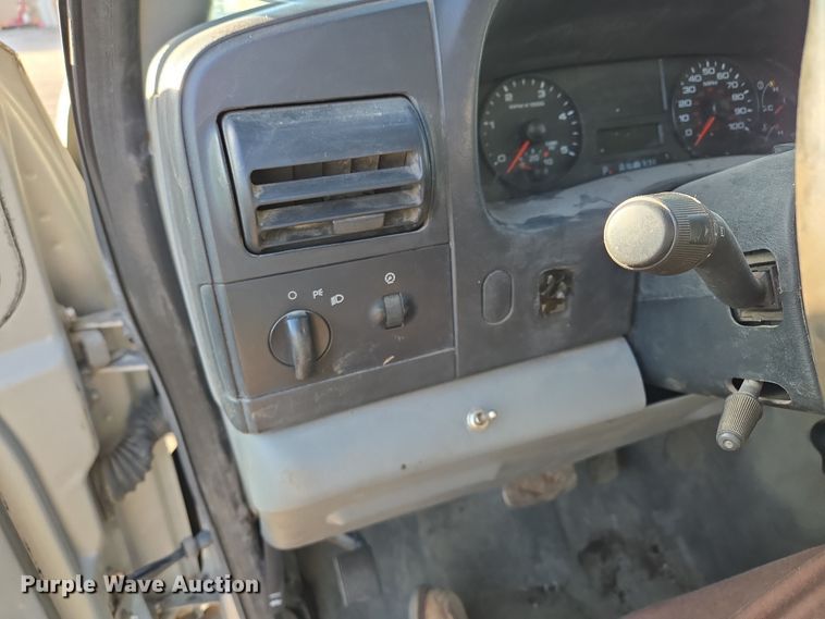 image for item EQ3834 2006 Ford  F550 Super Duty dump truck