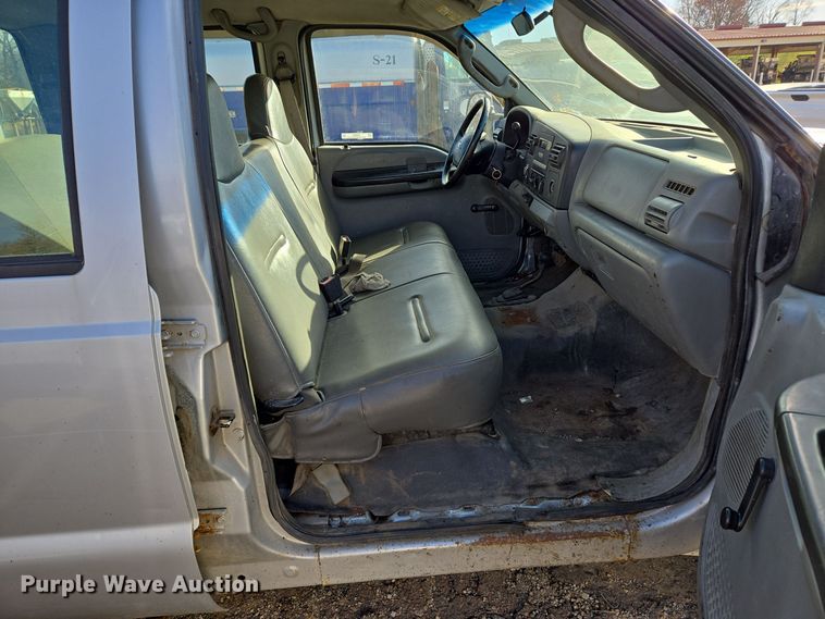 image for item EQ3834 2006 Ford  F550 Super Duty dump truck