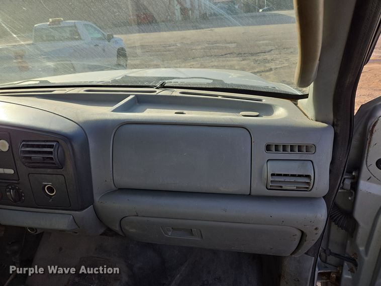 image for item EQ3834 2006 Ford  F550 Super Duty dump truck