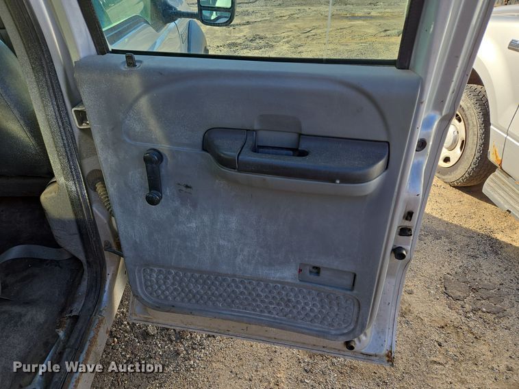 image for item EQ3834 2006 Ford  F550 Super Duty dump truck