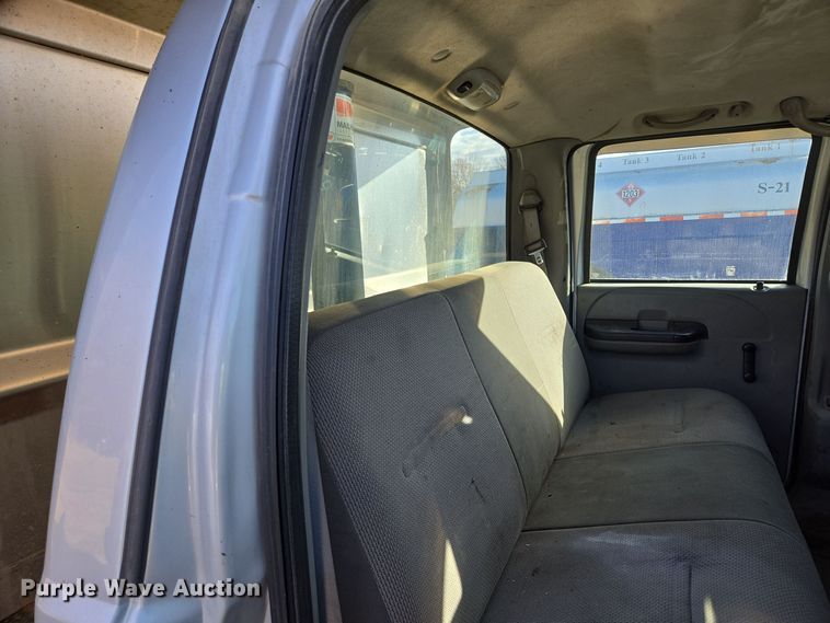 image for item EQ3834 2006 Ford  F550 Super Duty dump truck