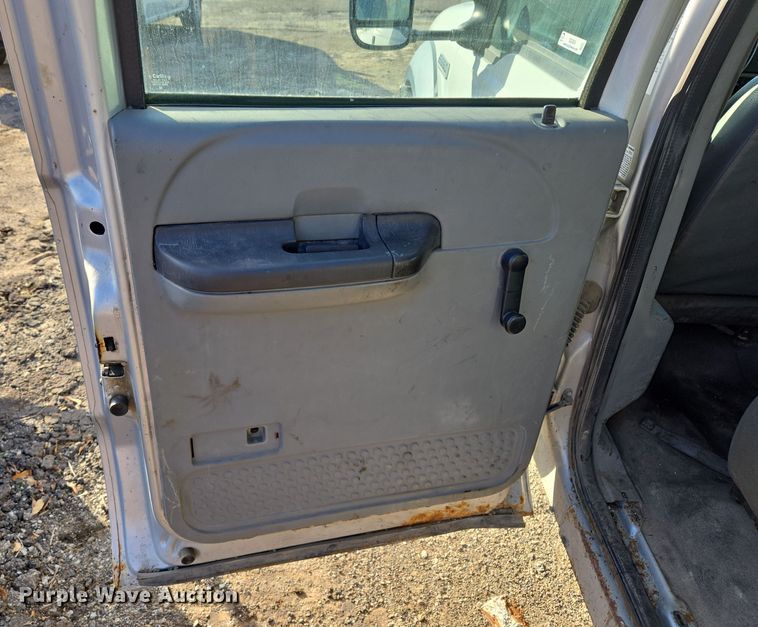 image for item EQ3834 2006 Ford  F550 Super Duty dump truck