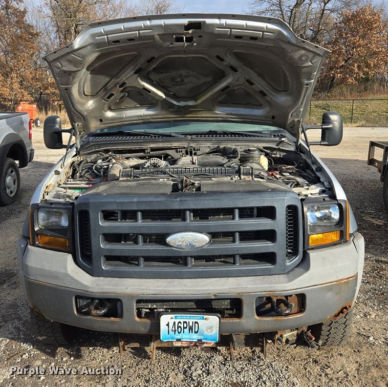 image for item EQ3834 2006 Ford  F550 Super Duty dump truck