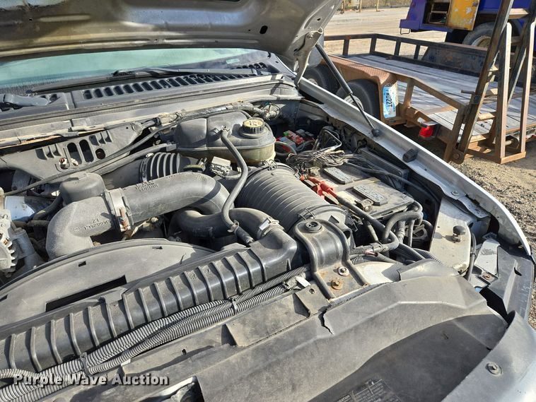 image for item EQ3834 2006 Ford  F550 Super Duty dump truck