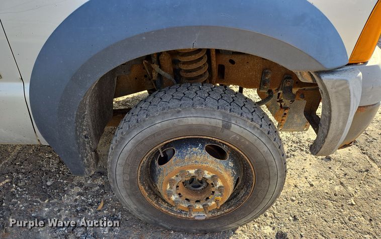 image for item EQ3834 2006 Ford  F550 Super Duty dump truck