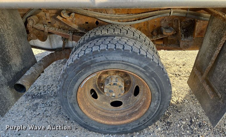 image for item EQ3834 2006 Ford  F550 Super Duty dump truck