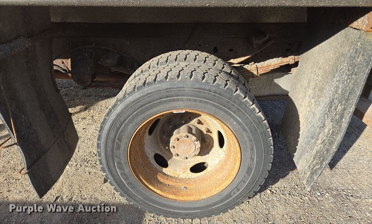 image for item EQ3834 2006 Ford  F550 Super Duty dump truck