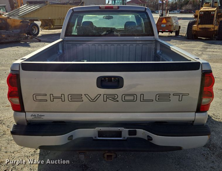 image for item EQ3835 2007 Chevrolet  Silverado 1500 Ext. Cab pickup truck