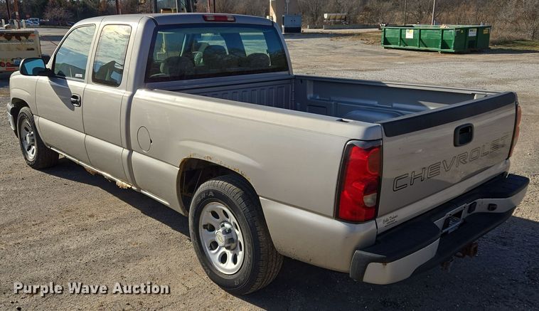 image for item EQ3835 2007 Chevrolet  Silverado 1500 Ext. Cab pickup truck