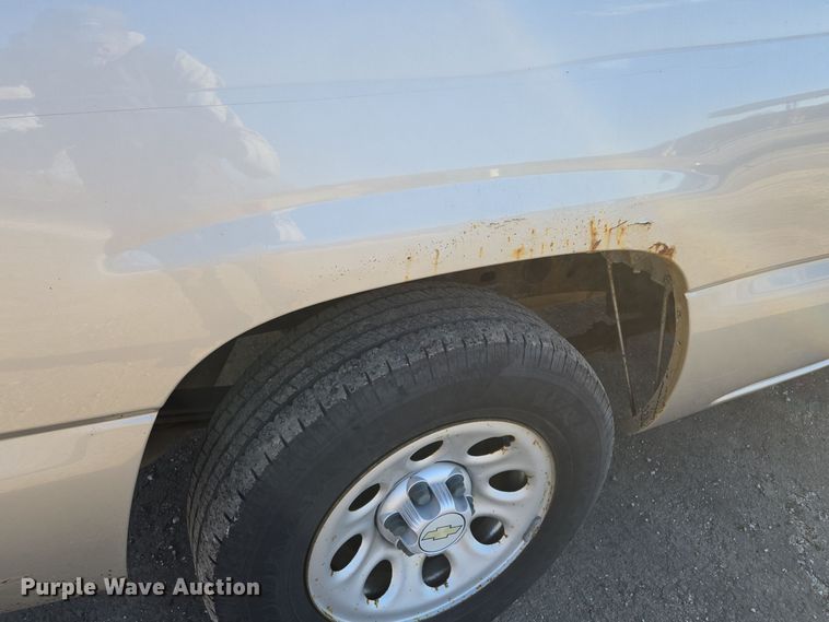 image for item EQ3835 2007 Chevrolet  Silverado 1500 Ext. Cab pickup truck