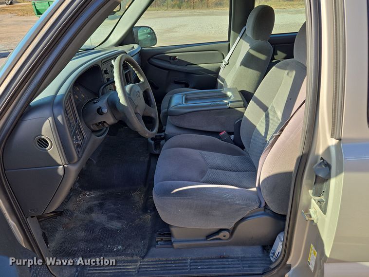 image for item EQ3835 2007 Chevrolet  Silverado 1500 Ext. Cab pickup truck