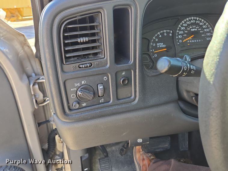 image for item EQ3835 2007 Chevrolet  Silverado 1500 Ext. Cab pickup truck