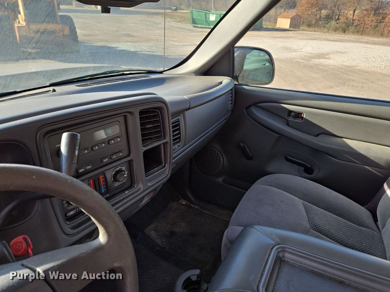 image for item EQ3835 2007 Chevrolet  Silverado 1500 Ext. Cab pickup truck