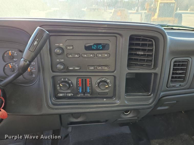 image for item EQ3835 2007 Chevrolet  Silverado 1500 Ext. Cab pickup truck