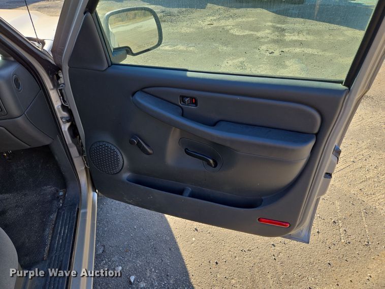 image for item EQ3835 2007 Chevrolet  Silverado 1500 Ext. Cab pickup truck