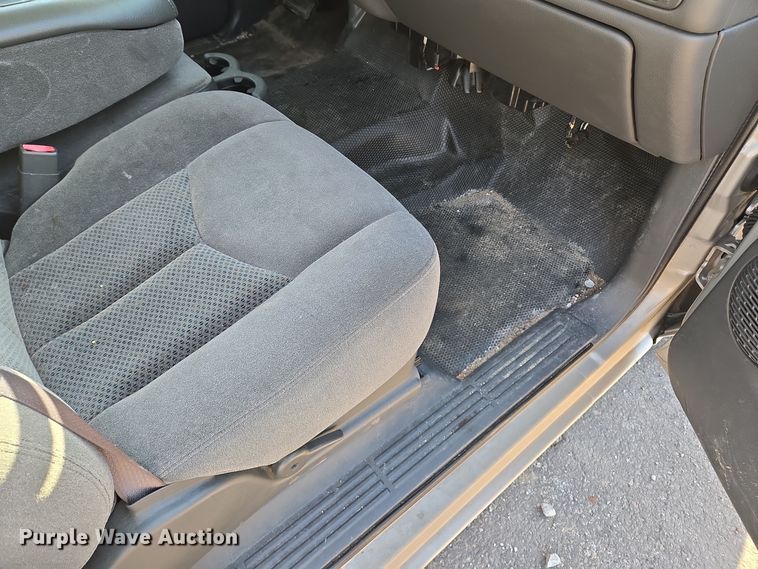 image for item EQ3835 2007 Chevrolet  Silverado 1500 Ext. Cab pickup truck