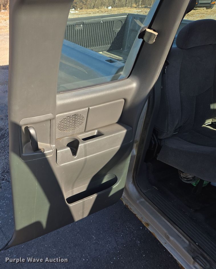 image for item EQ3835 2007 Chevrolet  Silverado 1500 Ext. Cab pickup truck