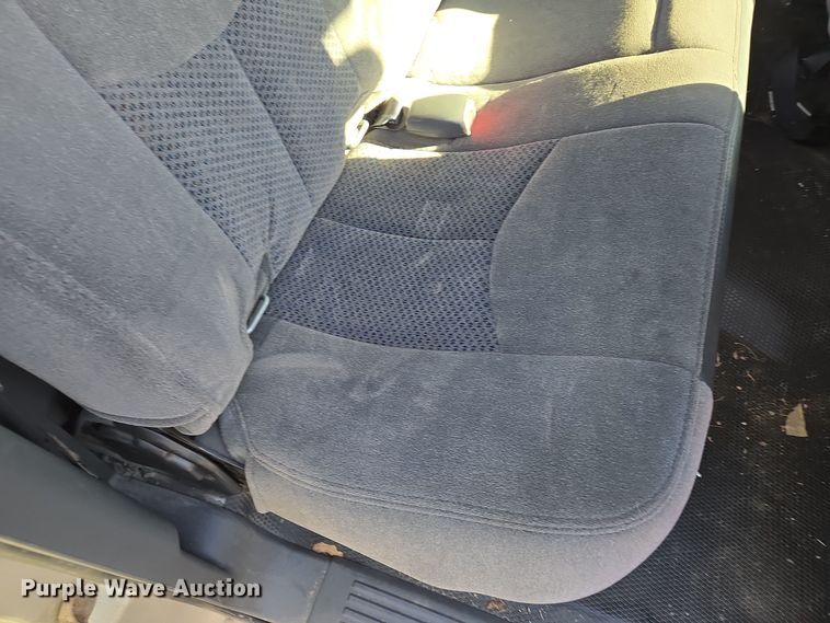 image for item EQ3835 2007 Chevrolet  Silverado 1500 Ext. Cab pickup truck