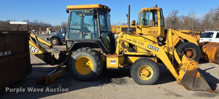 image for item EQ3837 2000 John Deere  410E backhoe