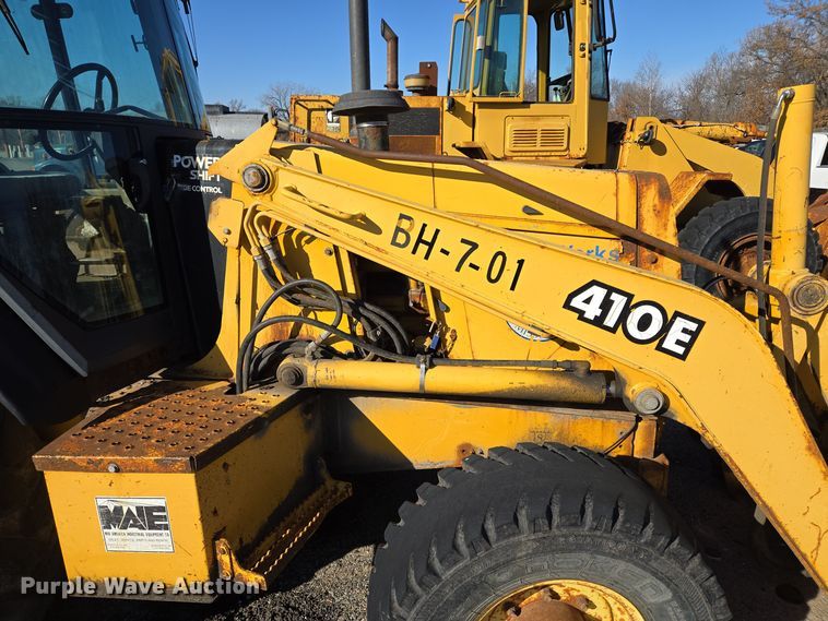image for item EQ3837 2000 John Deere  410E backhoe