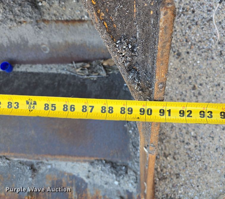 image for item EQ3837 2000 John Deere  410E backhoe