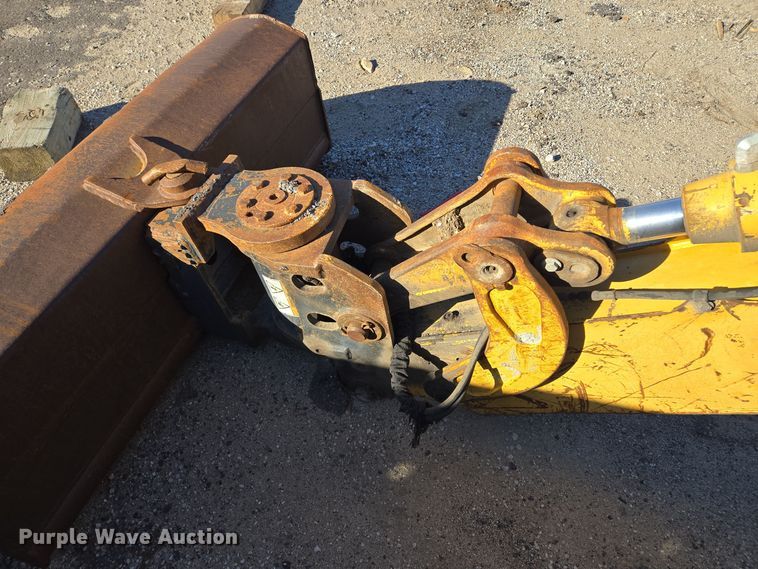 image for item EQ3837 2000 John Deere  410E backhoe