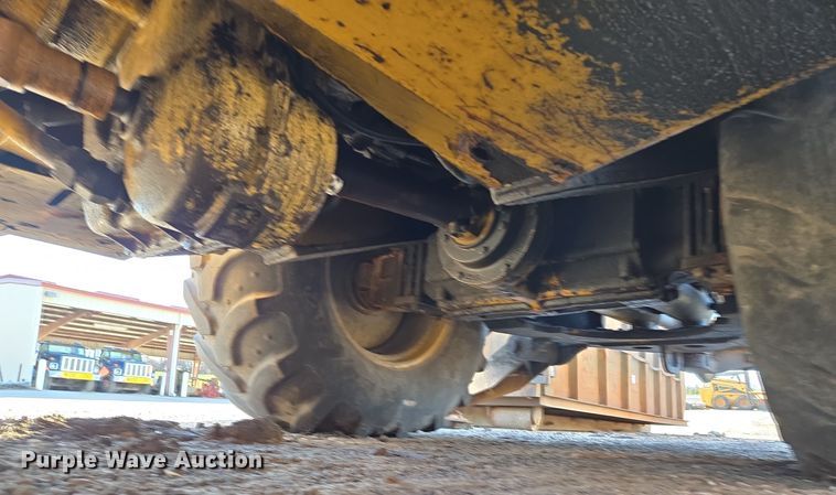 image for item EQ3837 2000 John Deere  410E backhoe