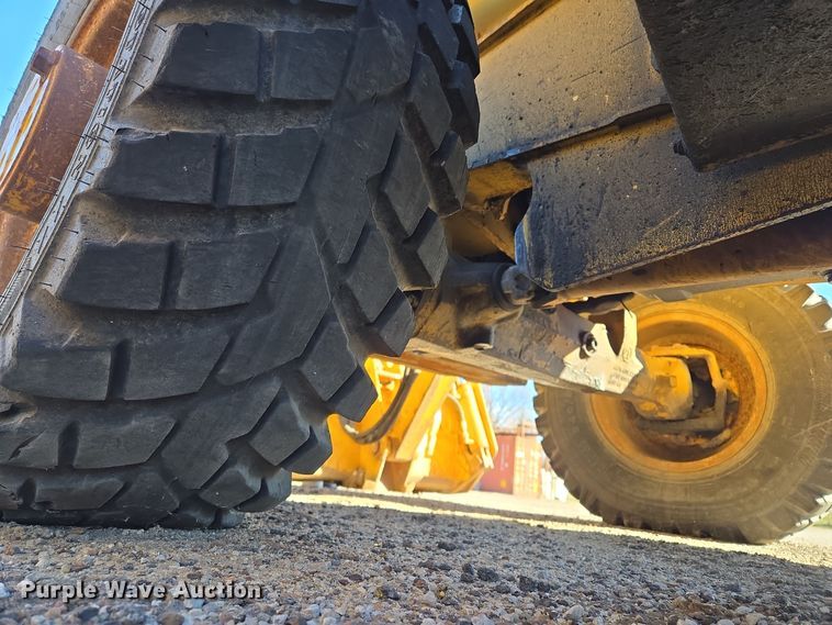 image for item EQ3837 2000 John Deere  410E backhoe