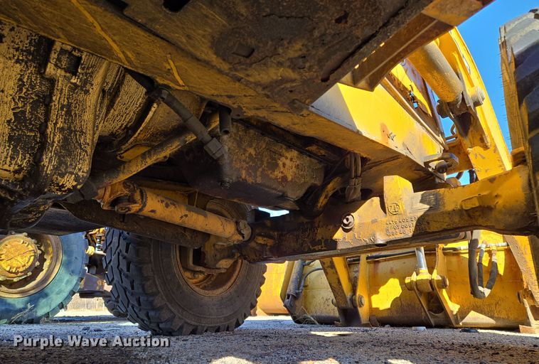 image for item EQ3837 2000 John Deere  410E backhoe