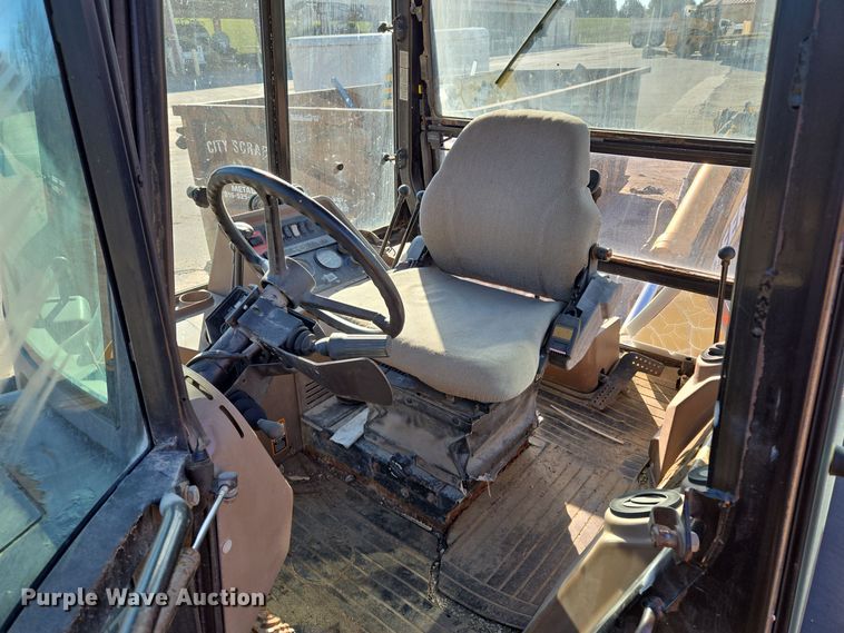 image for item EQ3837 2000 John Deere  410E backhoe