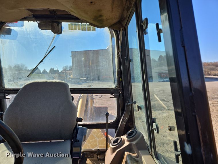 image for item EQ3837 2000 John Deere  410E backhoe