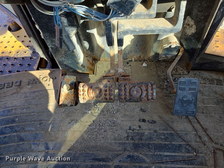 image for item EQ3837 2000 John Deere  410E backhoe