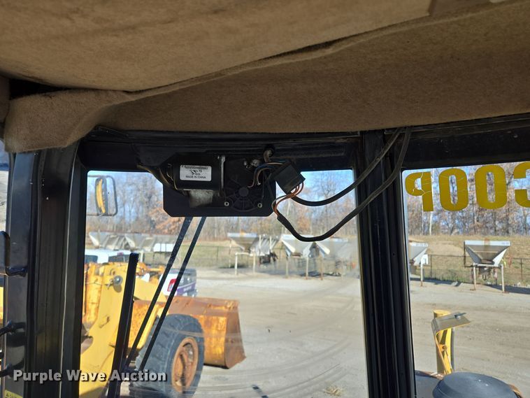 image for item EQ3837 2000 John Deere  410E backhoe