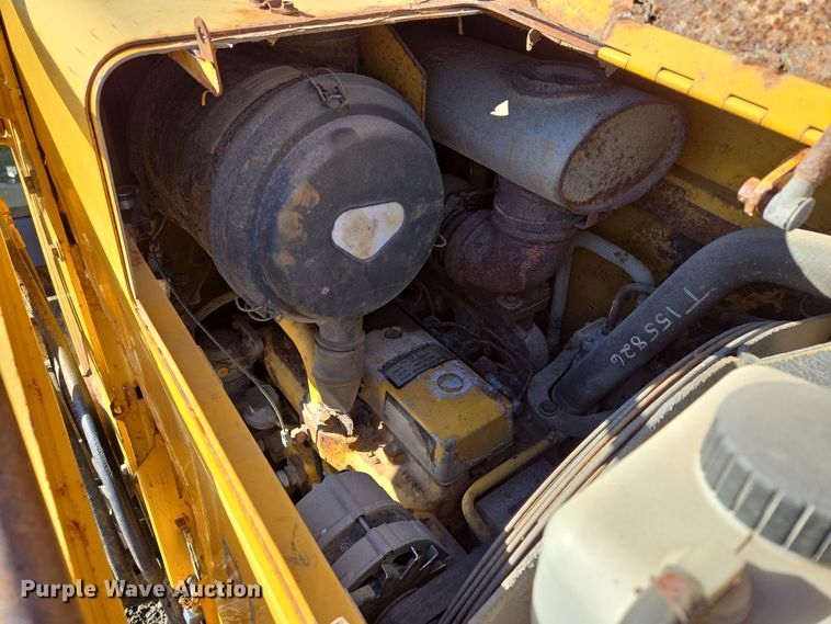 image for item EQ3837 2000 John Deere  410E backhoe