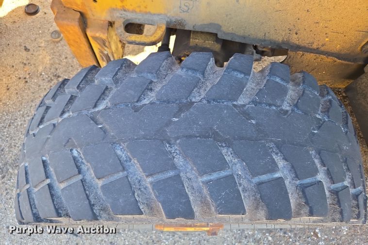 image for item EQ3837 2000 John Deere  410E backhoe