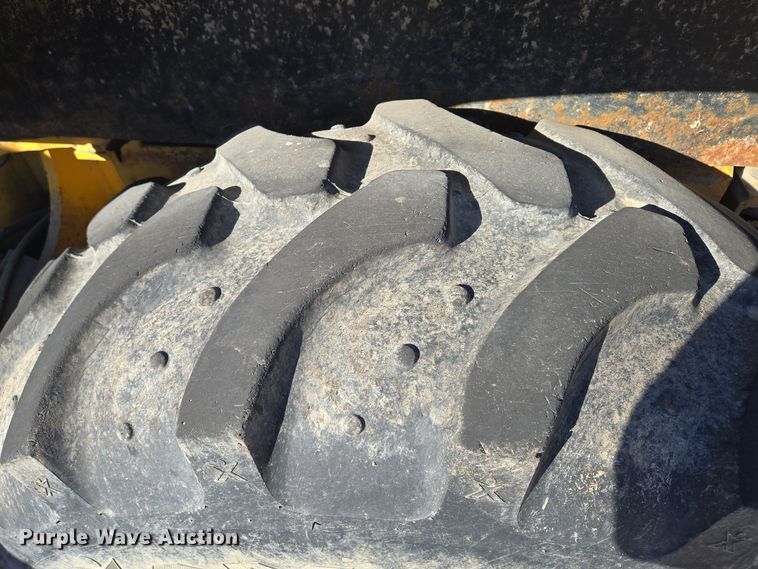 image for item EQ3837 2000 John Deere  410E backhoe