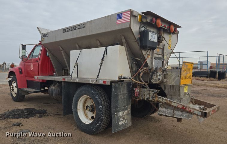 image for item ER5046 1995 Ford F700 spreader truck