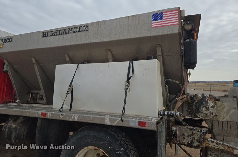 image for item ER5046 1995 Ford F700 spreader truck