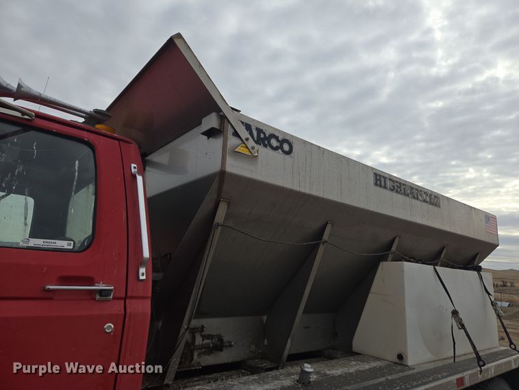 image for item ER5046 1995 Ford F700 spreader truck