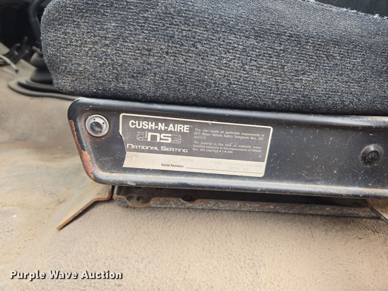 image for item ER5046 1995 Ford F700 spreader truck