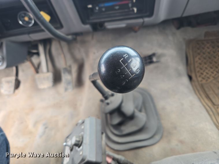 image for item ER5046 1995 Ford F700 spreader truck