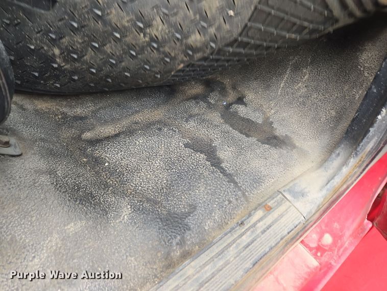 image for item ER5046 1995 Ford F700 spreader truck