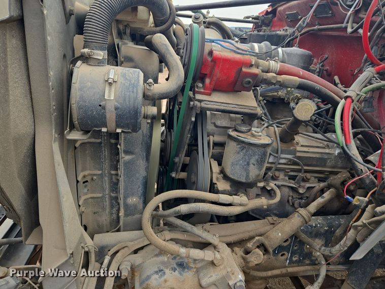 image for item ER5046 1995 Ford F700 spreader truck