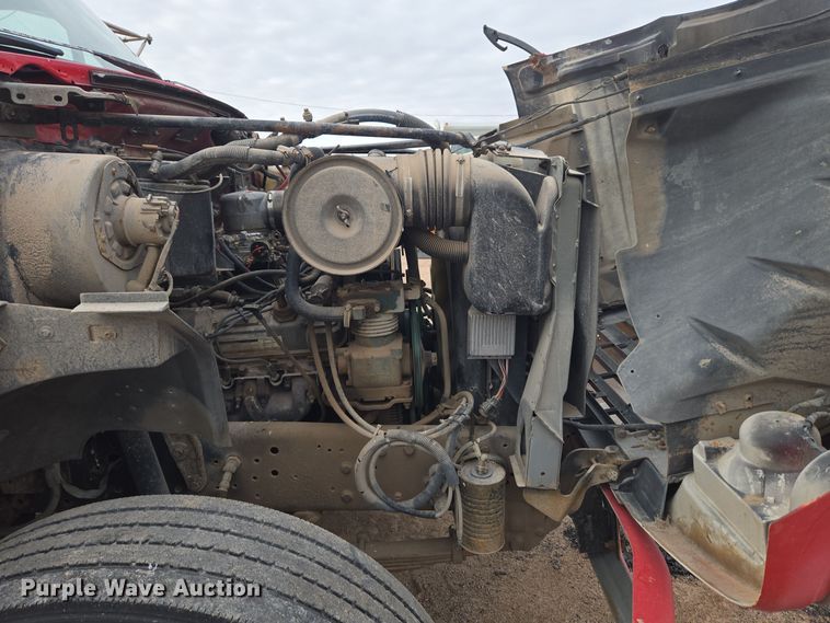 image for item ER5046 1995 Ford F700 spreader truck